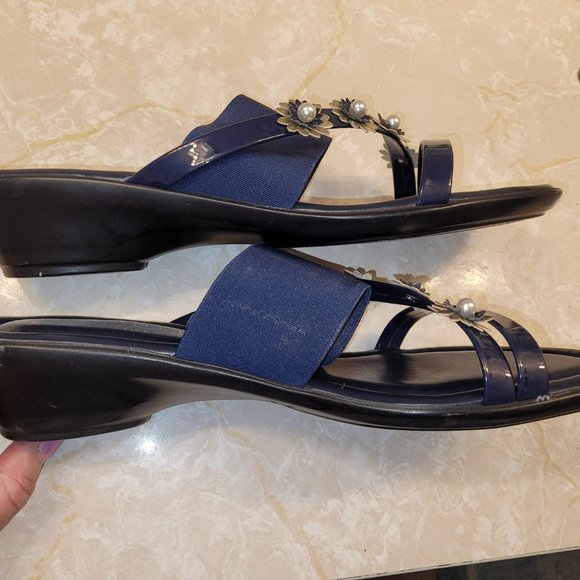 FINAL PRICE Easy Street Tuscany Navy Blue Flat Sandals with Flowers 10 11 - Picture 3 of 8